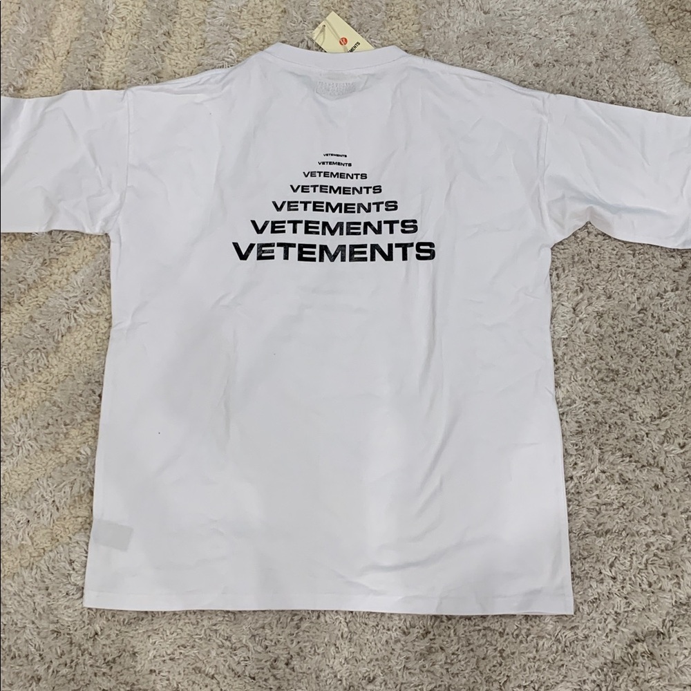 Vetements Pyramid Logo White T-Shirt Men’s Size Large - Picture 2 of 2